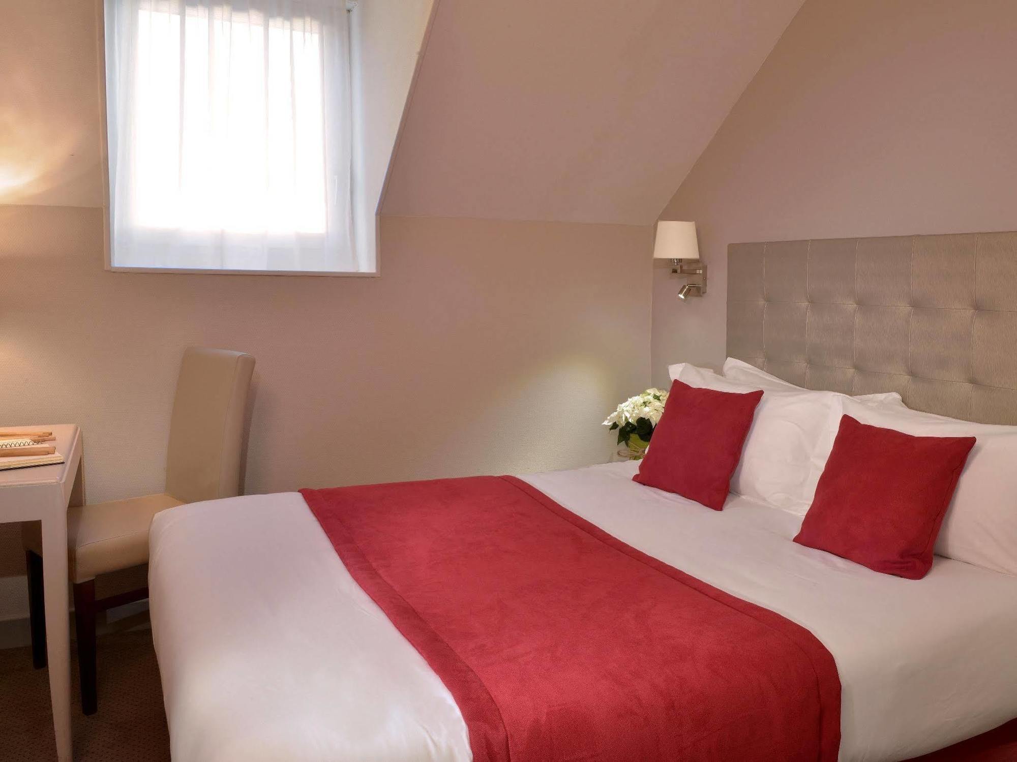 Logis Hotel Le Continental Châteauroux Eksteriør bilde